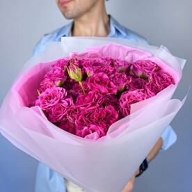 Букет из 9 розовых кустовых роз