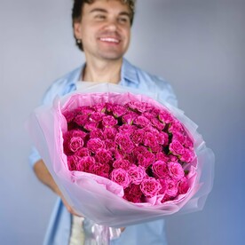 Розовые кустовые розы 25 шт