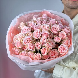 Букет из кустовых роз 15 шт