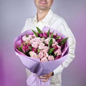 Альстромерия 10 шт и кустовая Роза 11 шт