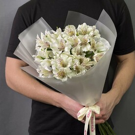 Монобукет из белой альстромерии