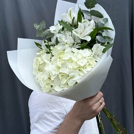 Нежный букет белая гортензия альстромерия эвкалипт 🎀
