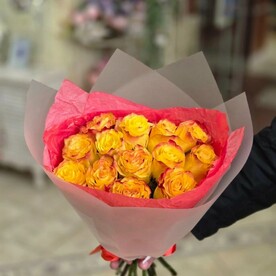 Букет 13 роз в упаковке