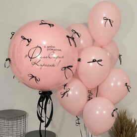 Нежные шарики с бантиками на день рождения