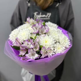 Альстромерия и хризантема