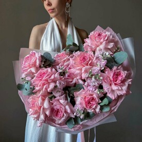Роскошный букет с французскими розовыми розами Pink O'Hara