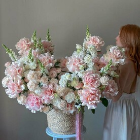 Очаровательная, роскошная композиция с французскими розами. Размер (XXL)