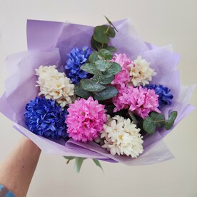 Весенний букет из гиацинтов