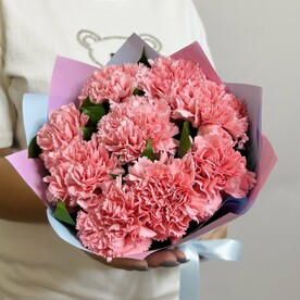 Букет живых цветов из розовых гвоздик 9 шт