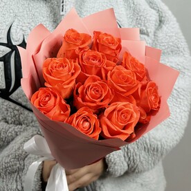 Букет живых цветов из оранжевых роз 11шт (40см)