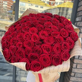 65 красных роз 😍