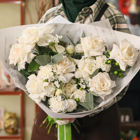 Авторский Белоснежный букет цветов