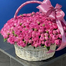 ПРЕМИАЛЬНАЯ КОРЗИНА ИЗ 101 КУСТОВОЙ ПИОНОВИДНОЙ РОЗЫ