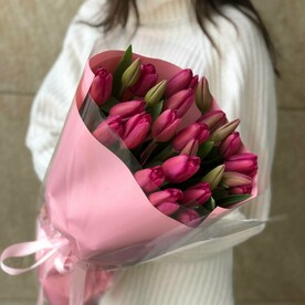 25 розовых тюльпанов