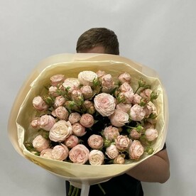 Розы кустовые пионовидные букет