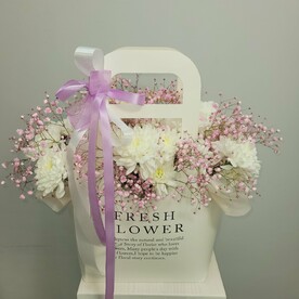 Сумочка из хризантем "Нежнее нежного".