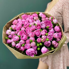 25 кустовых пионовидных роз