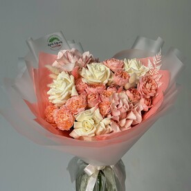 Букет "Лилль" с кустовой розой Джульетта