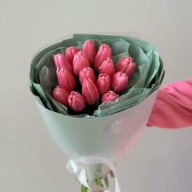 15 розовых тюльпанов