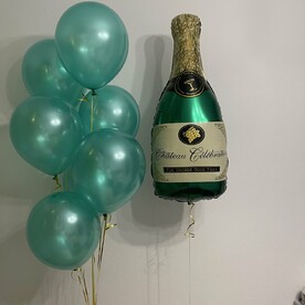 Воздушные шары , набор бутылка шампанского и фонтан из шаров
