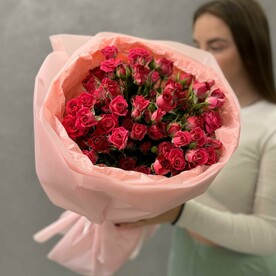 Букет из кустовой розы