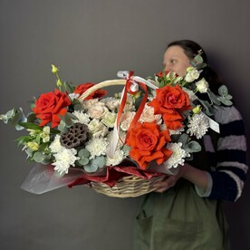 Корзина с французскими розами
