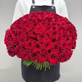 Розы красные Ред Наоми в букете 101 шт 50 см Q146