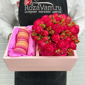Макаруны и розы Голландец в подарочном боксе Q191