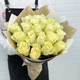 Q193 Букет из 19 белых роз