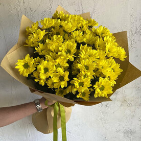 Букет из желтых хризантем