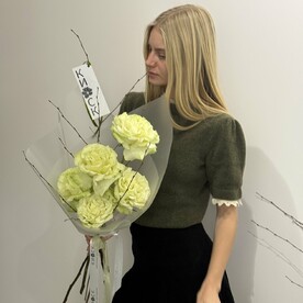 Нежный букет из 5 роз