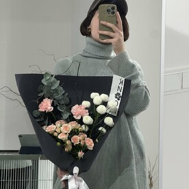 Авторский букет с кустовыми розами