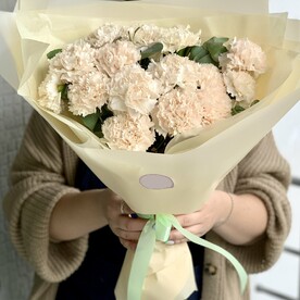 Нежный моно букет цветов из диантусов