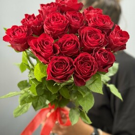 Букет из 15 красных роз