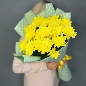 Букет из кустовой хризантемы жёлтого оттенка