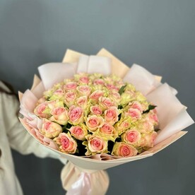 Букет из 51 розовой кенийской розы