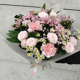 Букет цветов "Клубника со сливками"