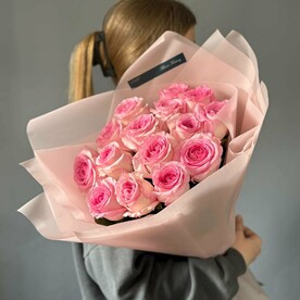 Моно букет из 15 роз сорта Мандала