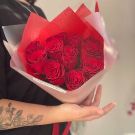 Букет из 11 кенийских красных роз