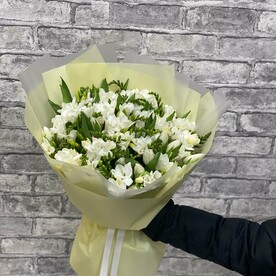 Букет из Фрезии "Парфюм"