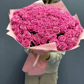 101 розовая роза