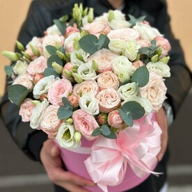 Пионовидная кустовая роза