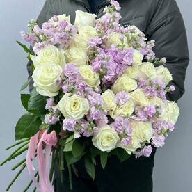 Маттиола с Эквадорской розой