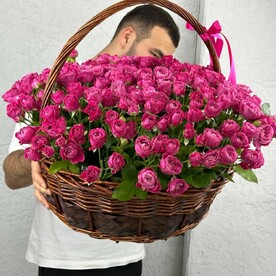 Кустовая Роза в корзине