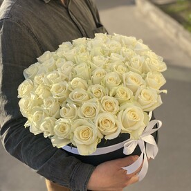 51 Белая роза в коробке