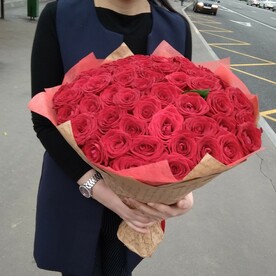 51 Красная роза, Ред Наоми