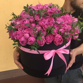 Кустовая роза Misty Bubbles в коробке