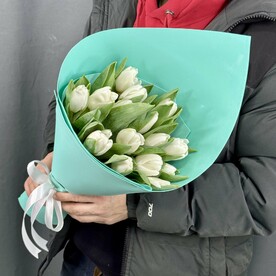 Букет из белых тюльпанов