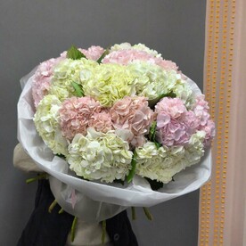 Букетик из гортензий