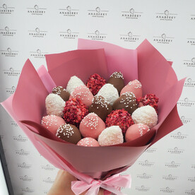 Букет из клубники в шоколаде "Ягодный коктейль"